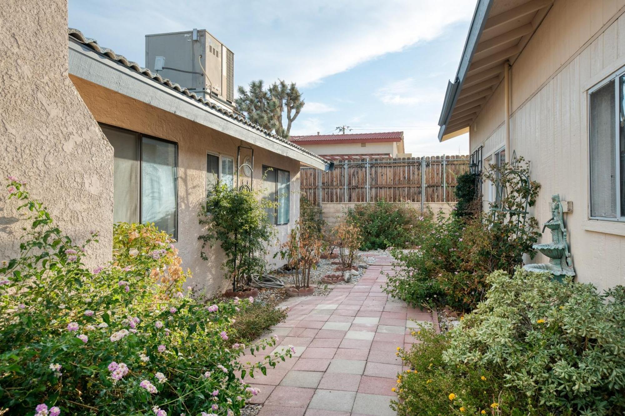 Archie By Avantstay Desert Retreat W Courtyard Edge Of Joshua Tree Yucca Valley Extérieur photo