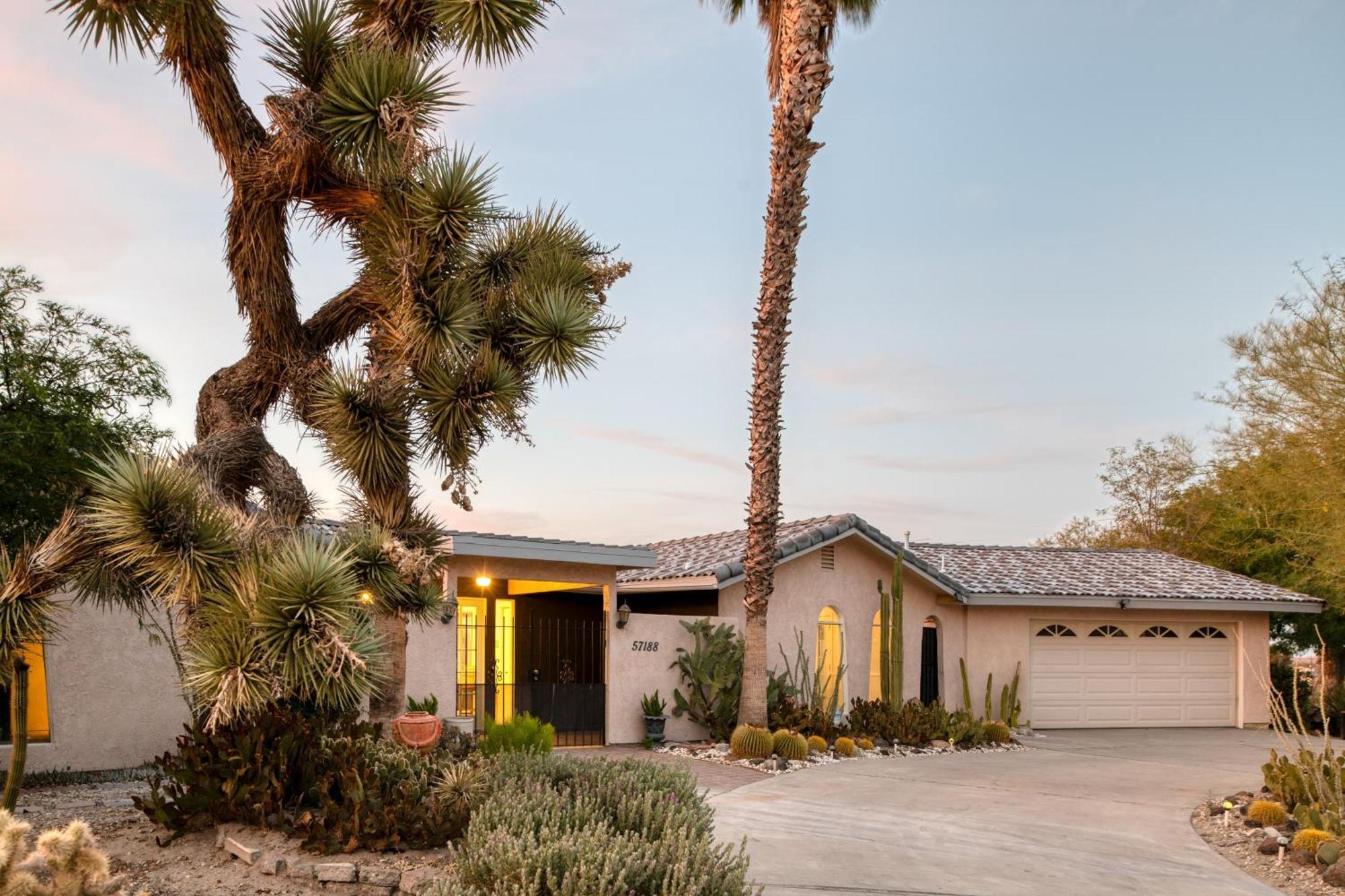 Archie By Avantstay Desert Retreat W Courtyard Edge Of Joshua Tree Yucca Valley Extérieur photo
